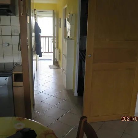 Apartament T3 Avec Balcon Plein Sud En Bord De - 50 Ml .2 Confort, Equipe De Chauffage Electrique Pour Periode Hivernale,